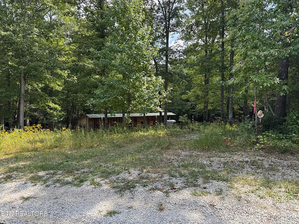 1st image of 837 Bear Hollow Rd