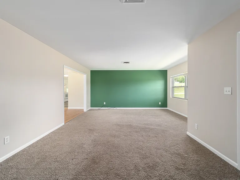 510 SW 28th St — Photo 2