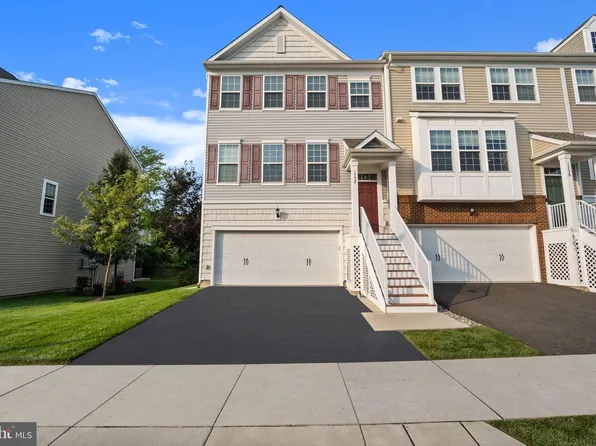 1738 Beacon Ln, Warrington, PA 18976