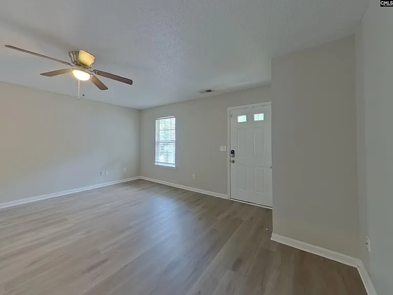 381 Valley Heights Ln — Photo 4