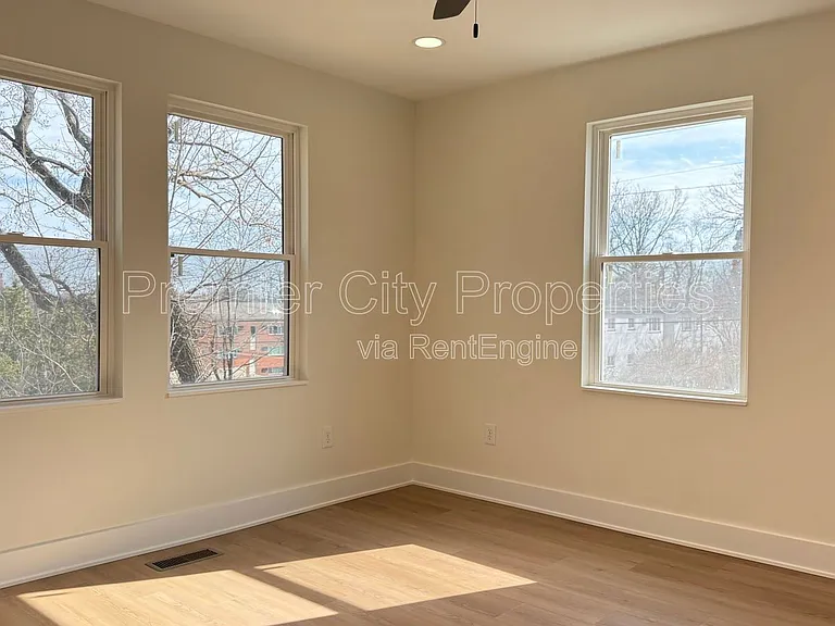 240 McGregor Ave #1 — Photo 22
