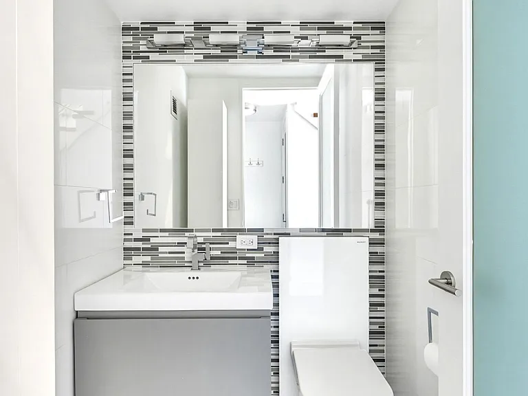 201 W 72nd St #15N — Photo 12