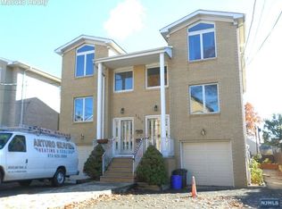 2410 6th St, Fort Lee, NJ 07024