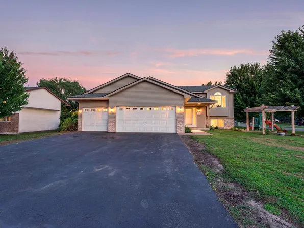 2033 Joes Lake Rd SE, Cambridge, MN 55008