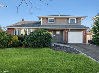 1755 Roland Ave, Wantagh, NY 11793