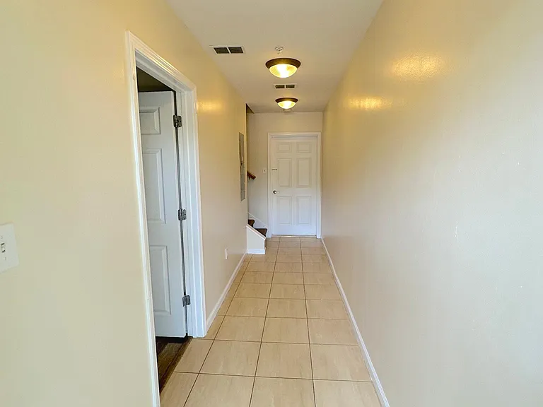 4950 Siesta Oak Loop — Photo 2