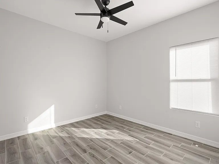 408 N Onyx Ave — Photo 17