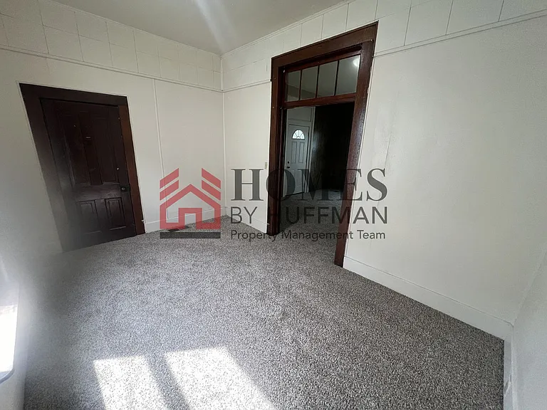 818 South Barker Avenue — Photo 8