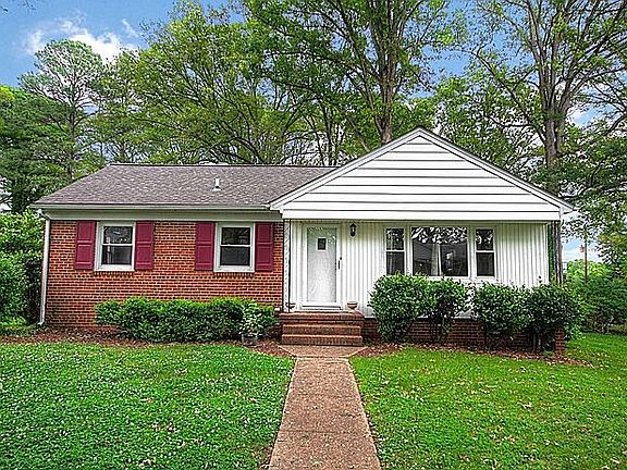 5th image of 3005 Manor Dr