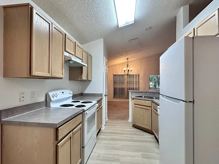 1709 Pine Bay Dr — Photo 2