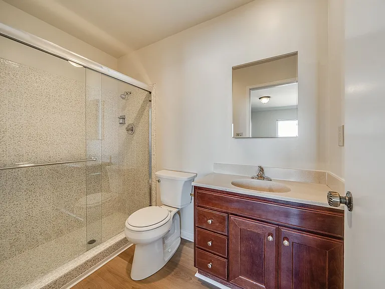 545 Burnett Avenue — Photo 27