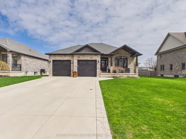 345 Ray St, Saugeen Shores, ON N0H 2C1