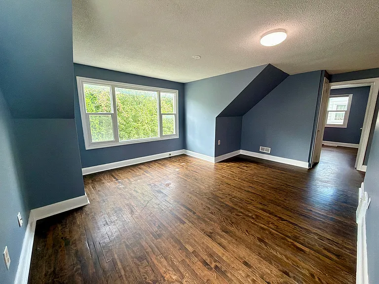 45 Campbell Ave — Photo 6
