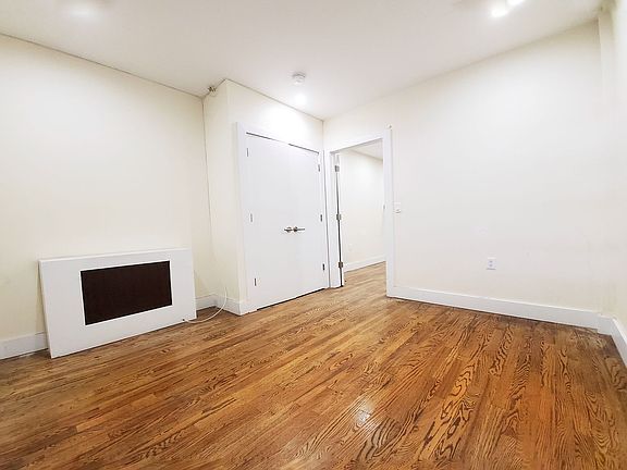 4th image of 837 Bedford Ave