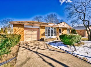 109 N Elm St, Mount Prospect, IL 60056