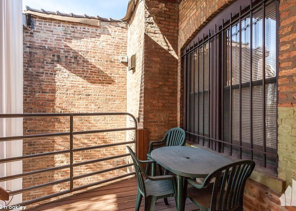 1st image of 1022 N Oakley Blvd #315