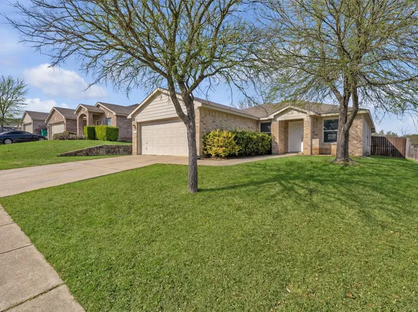 1307 Hayes St, Cedar Hill, TX 75104