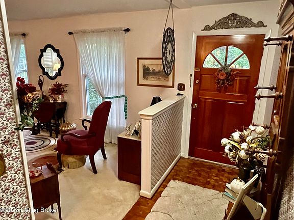 2nd image of 40 Forest Hill Ct