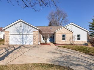 15519 Windsor Ridge Ct, Chesterfield, MO 63017
