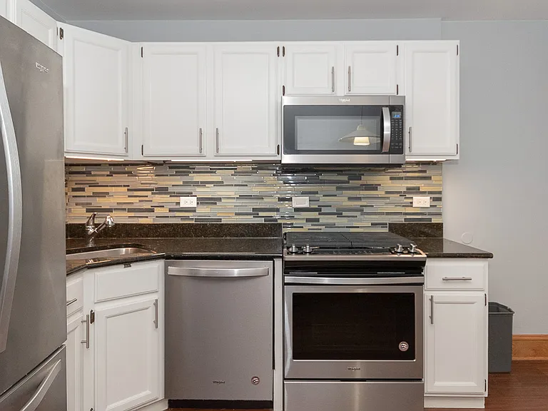 3710 N Clark St #E01P — Photo 2