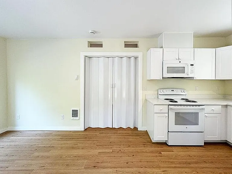 5020 Saratoga St #A — Photo 11