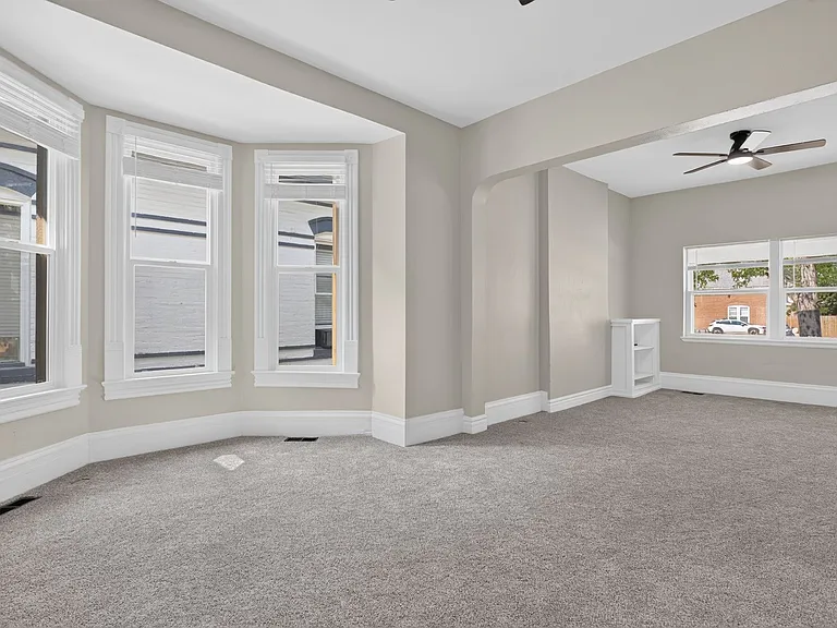 132 S Lincoln St — Photo 9