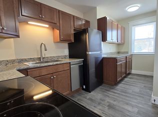 39 W School St #B, Westfield, MA 01085