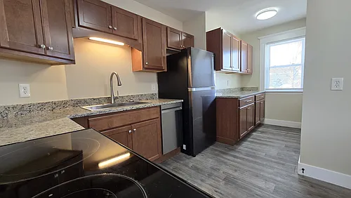 39 W School St #B Photo 1