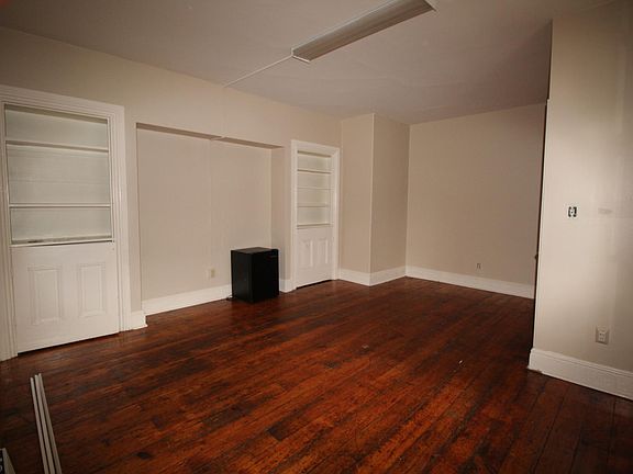 Living Room Pic 3