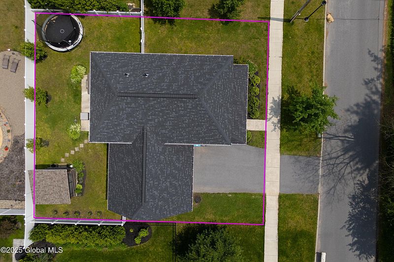 3rd image of 305 W Circular Street