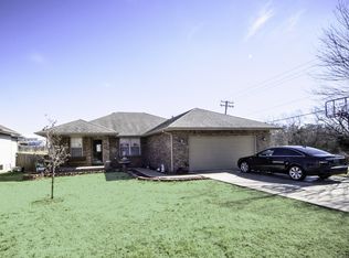 5798 S Fairview Ave, Springfield, MO 65810