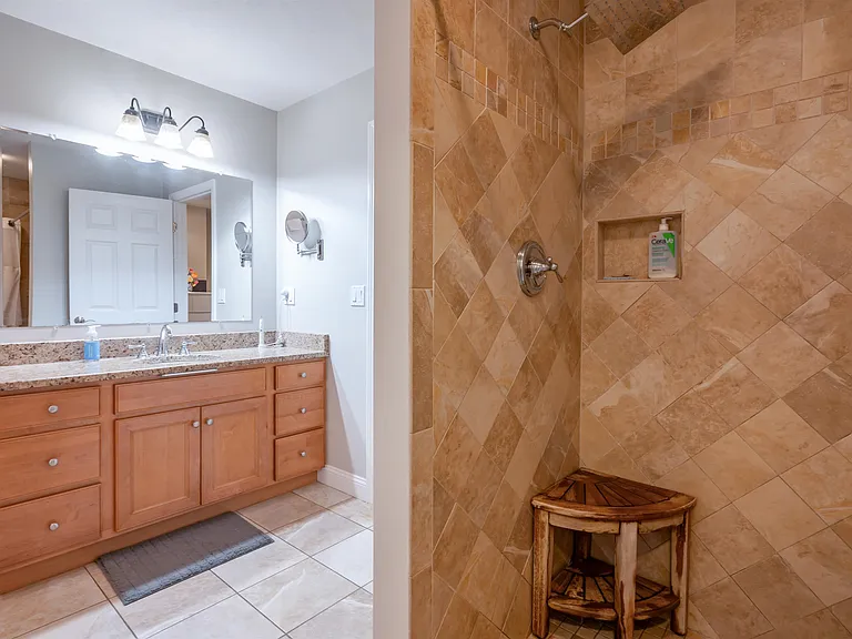 2 Lowther Pl — Photo 29