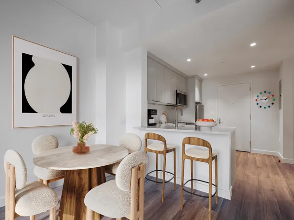 788 Willoughby Avenue image 3 of 10