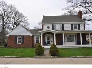 1025 Estill Dr, Lakewood, OH