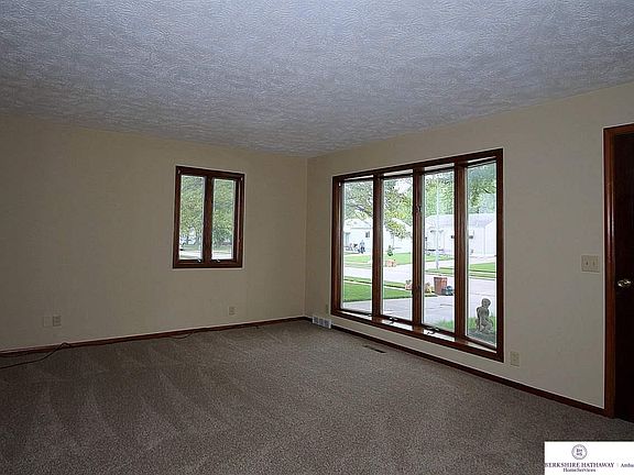 4th image of 4738 S 53rd St