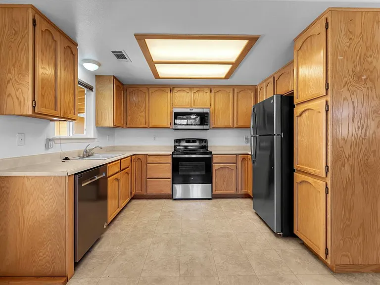 2863 Sandstone Dr — Photo 12