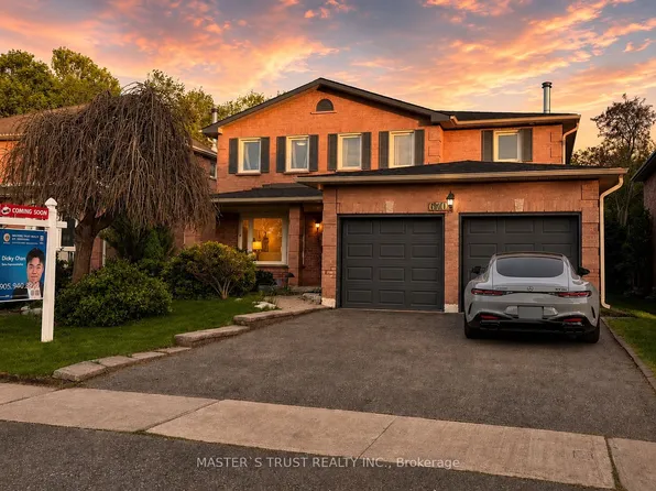 670 Leslie Valley Dr, Newmarket, ON L3Y 7J5