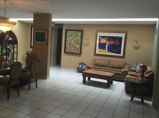 Rey Gustavo. La Villa De Torrinar, Guaynabo, PR 00971