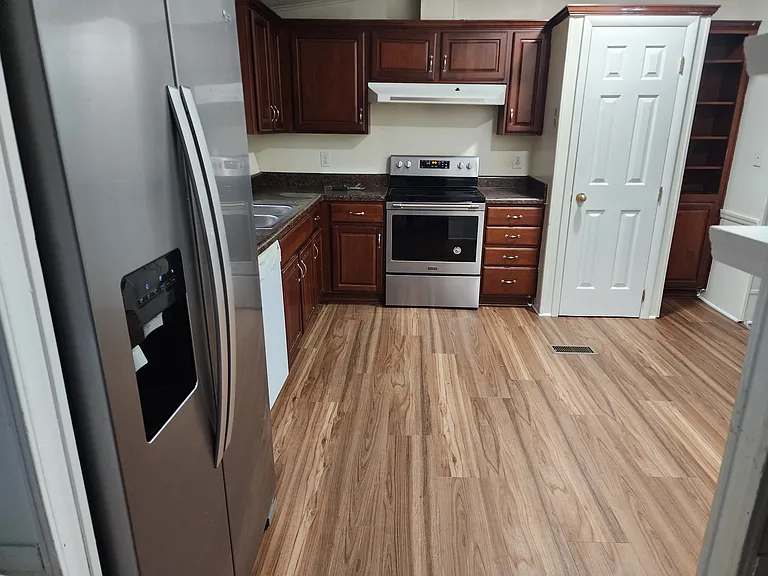 1241 Shannonbrook Ln — Photo 22