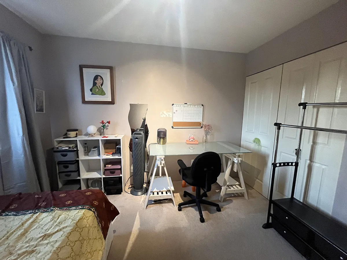 Bedroom A: $880 Private room with single sized bed - Thames Cres
