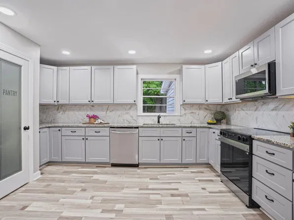 502 Burton St, Fuquay Varina, NC 27526