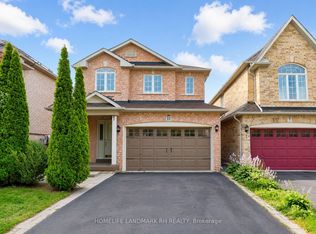 11 Cottinghill Way, Aurora, ON L4G 7V4