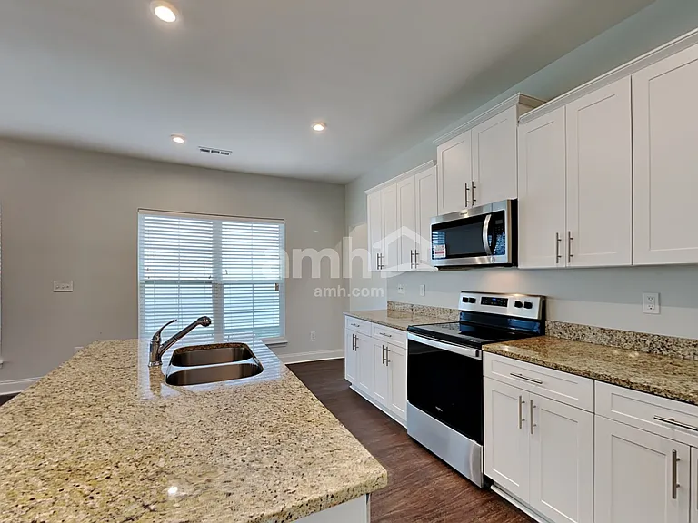 5304 Tupelo St — Photo 4