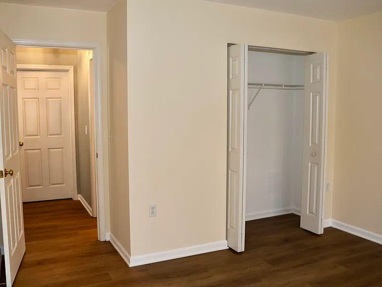44 Courtyard Dr — Photo 46