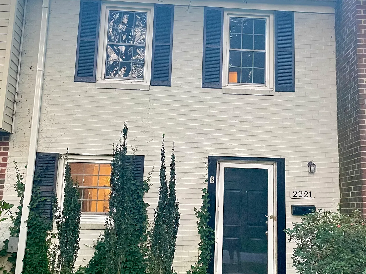 2221 Sedgewick Dr — Photo 2