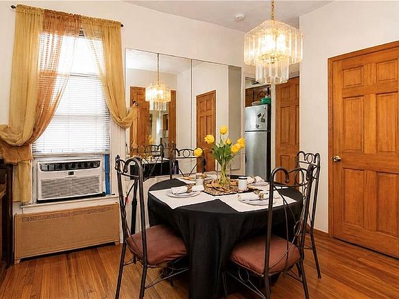 5th image of 123 Milford St
