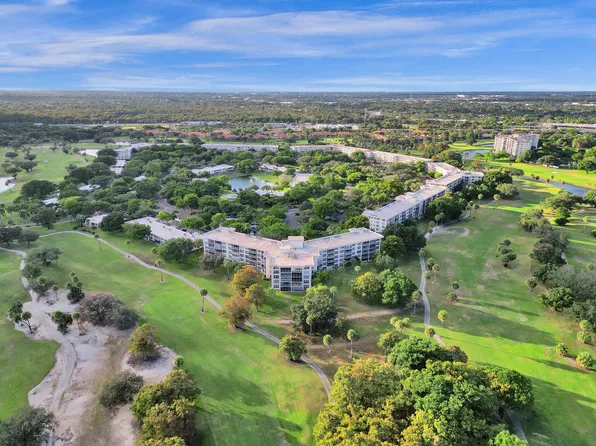 3800 Oaks Clubhouse Drive #411, Pompano Beach, FL 33069