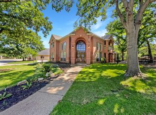 6029 Bellaire Dr S, Benbrook, TX 76132