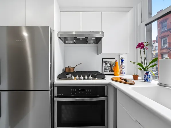 240 Centre Street image 7 of 19