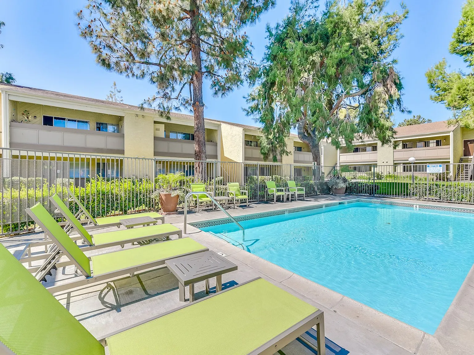 Torrey Pines Apartment Homes — Photo 3